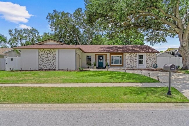 Building Photo - 2824 Paddock Dr Rental