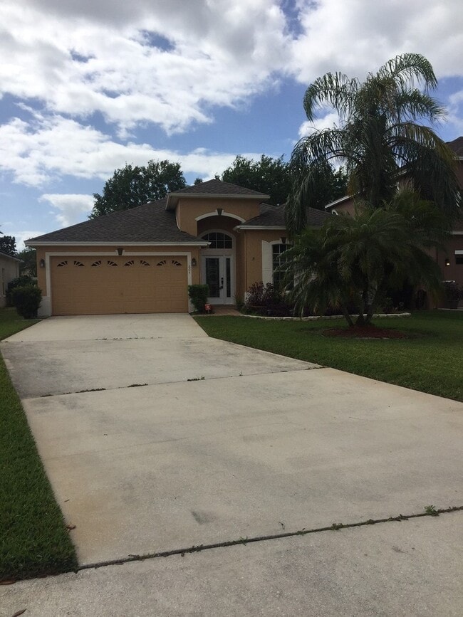 Building Photo - Charming 4-Bedroom Home with Spacious Yard...