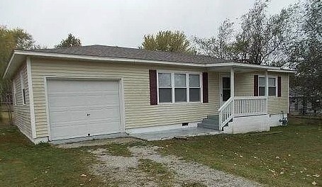 Photo - 108 W Garner St