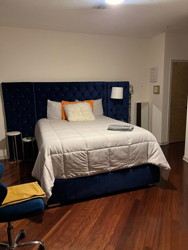 Photo - 898 Oak St SW Unidad 1313