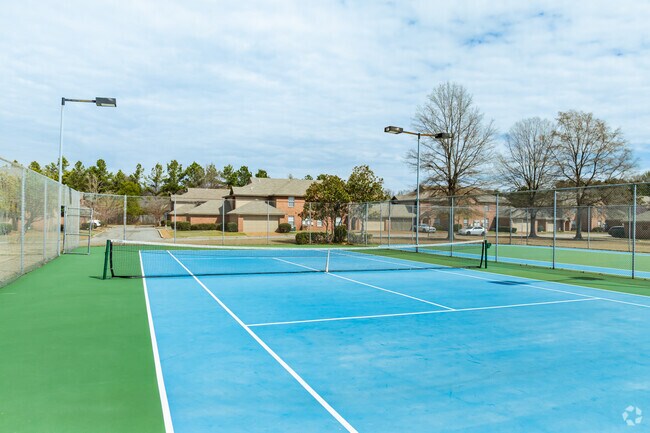 Lighted Tennis Court - The Wyndham Apartments