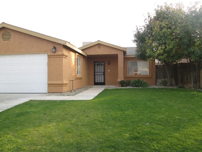 Building Photo - Oswell Park Gated Community COMING SOON!