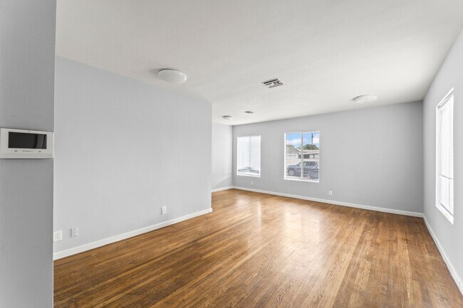 8102 Norwich Ave Unit 1