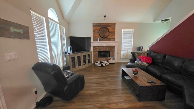 Photo - 1704 Shady Creek Dr