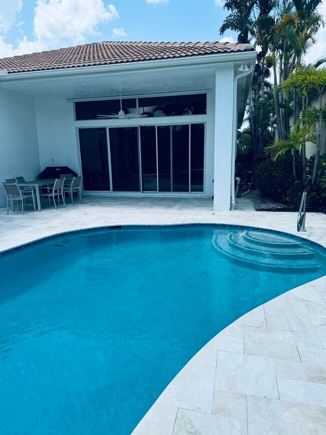 Photo - 156 Esperanza Way