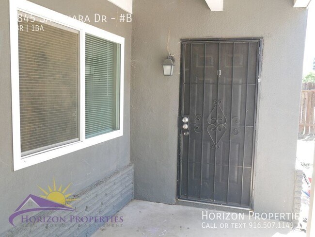 Photo - 2 Bed 1 Bath Remodeled Fourplex Unit - Cit... Unit #B