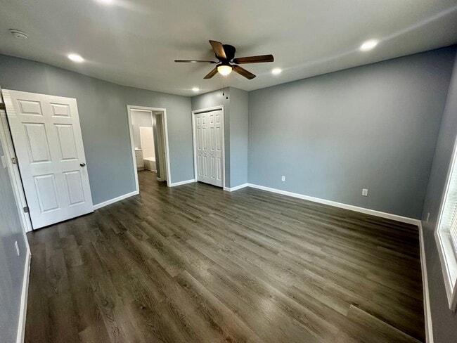Photo - 960 Mayfield Dr