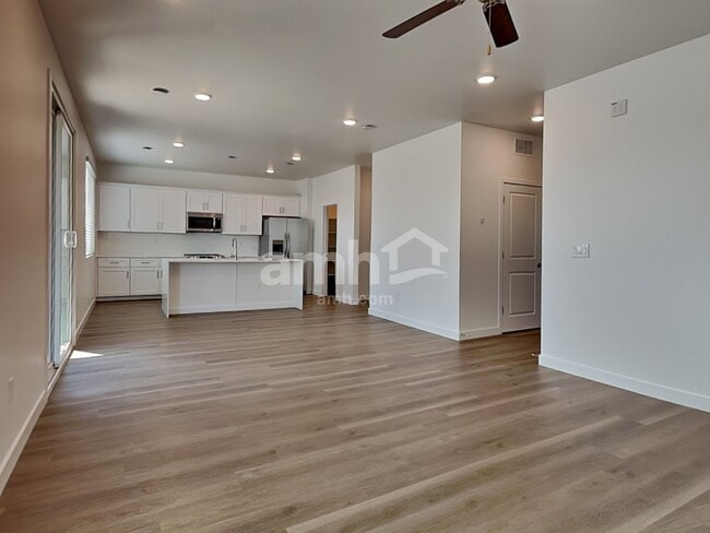 Photo - 9721 W Tamarisk Ave