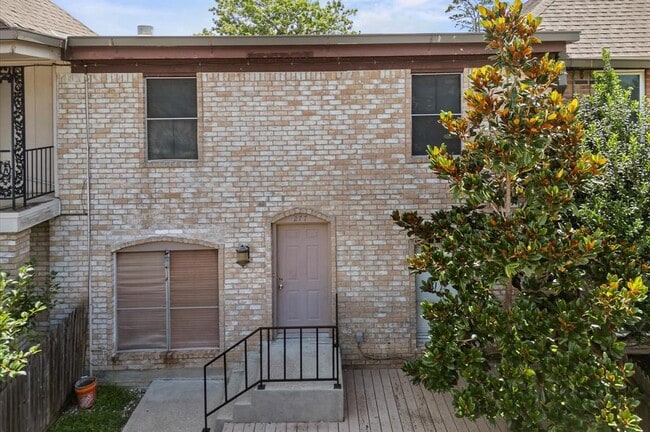 Photo - 811 Threadneedle St Apartment Unit 277