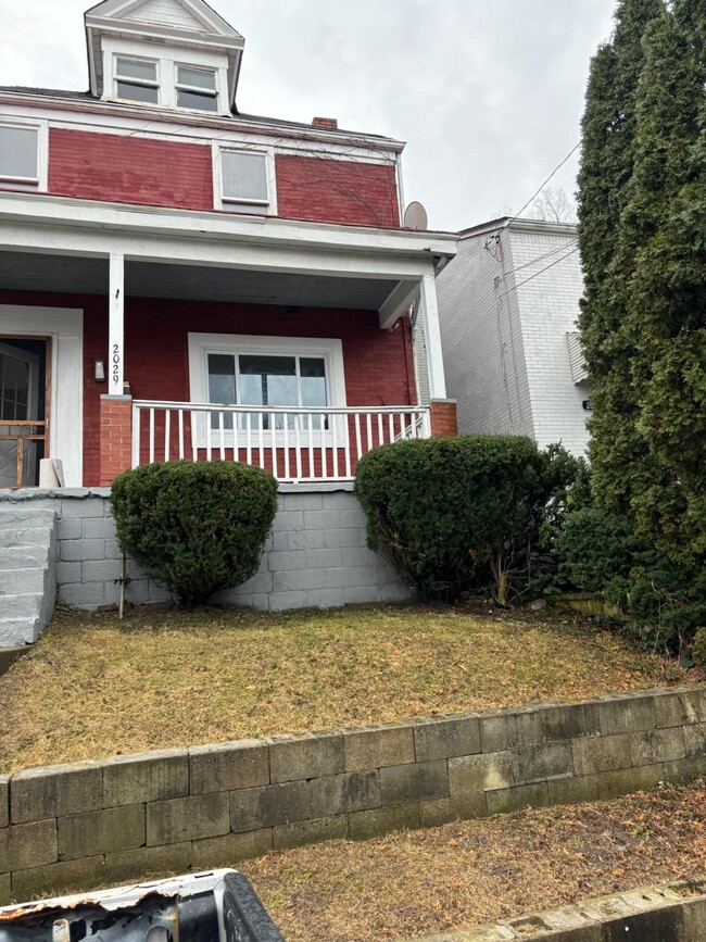 Photo - 2029 Plainview Ave