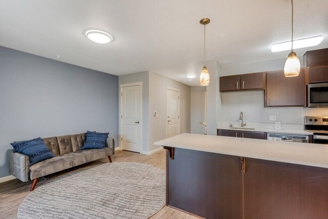 Queen Court Apartments