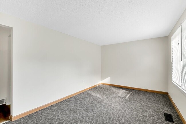 Photo - Spacious 3 Bedroom Ready to be rented. Section 8 Welcome