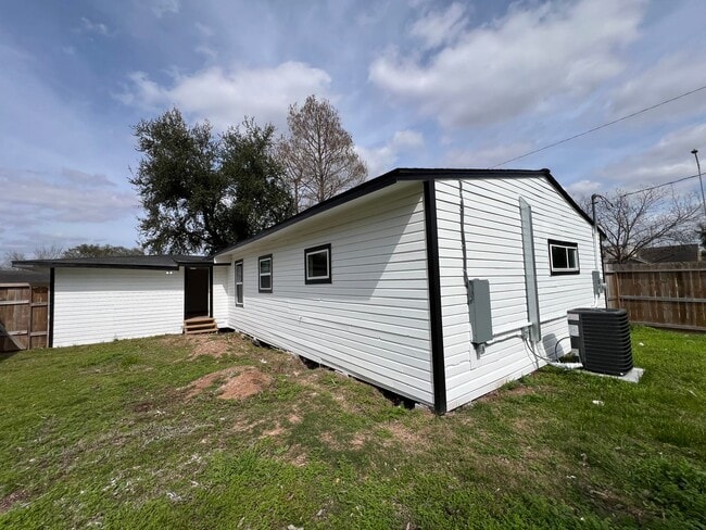 Photo - BEAUTIFUL HOME IN HOUSTON. MOVE IN READY!.