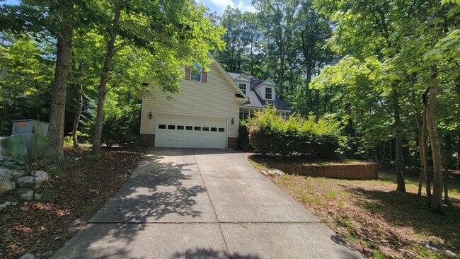 Photo - 1704 Irish Blvd