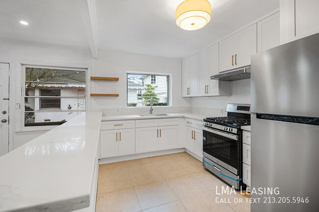 Bright & Modern 1-Bedroom | Newly Renovate... - Bright & Modern 1-Bedroom | Newly Renovate... Apartment Unit 11619