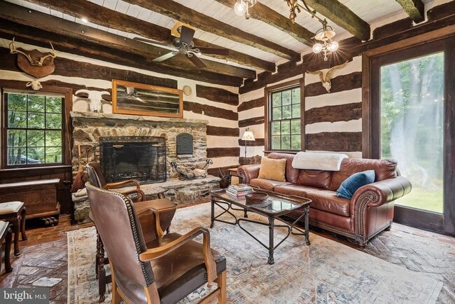 Photo - 18285 Foundry Rd