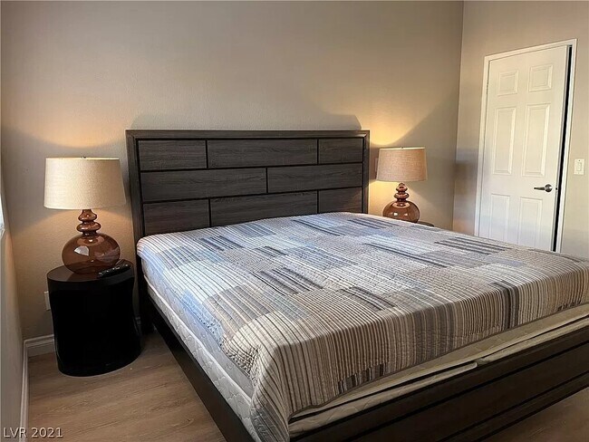 Photo - 5130 S Jones Blvd Unidad 107