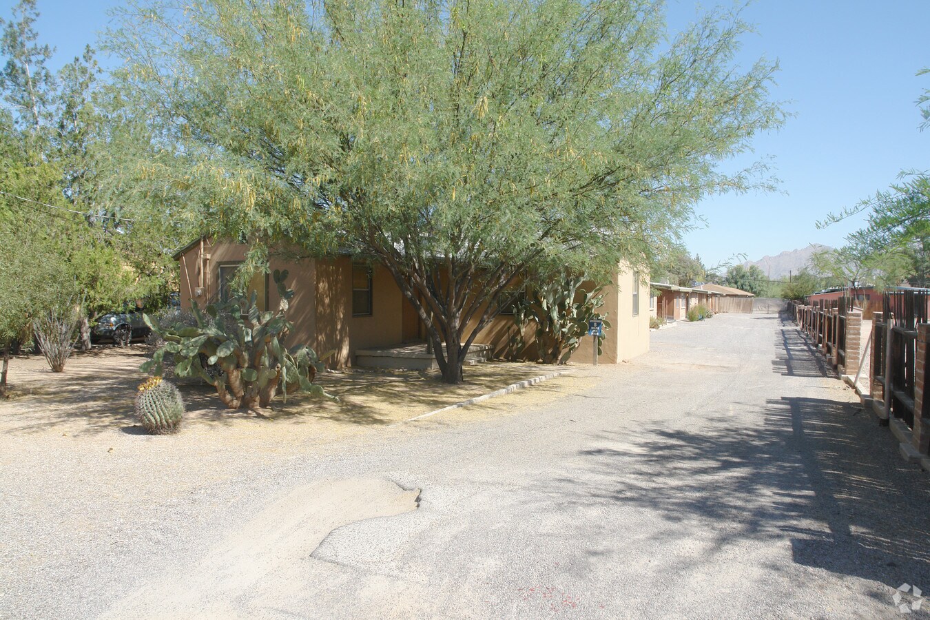 Photo - 1707-1711 E Adelaide Dr