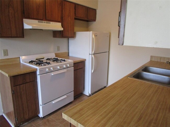 Photo - 1203 W 49th St Unit F