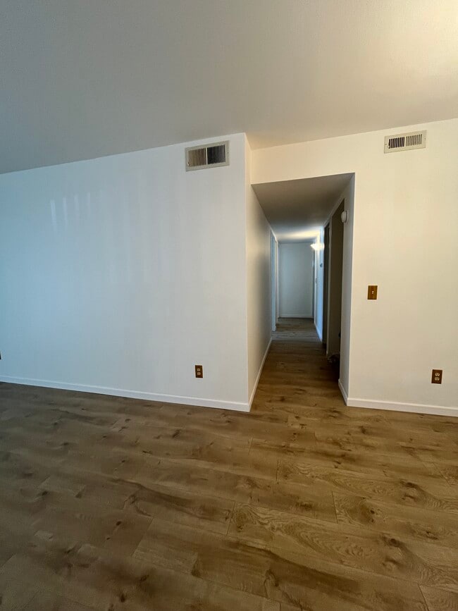 Photo - 8555 Fairmount Dr Unit WoodSide