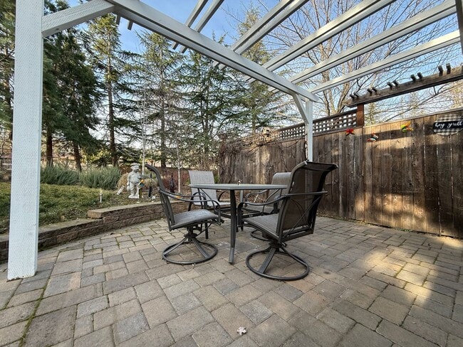 Photo - 679 Clay St Unit B