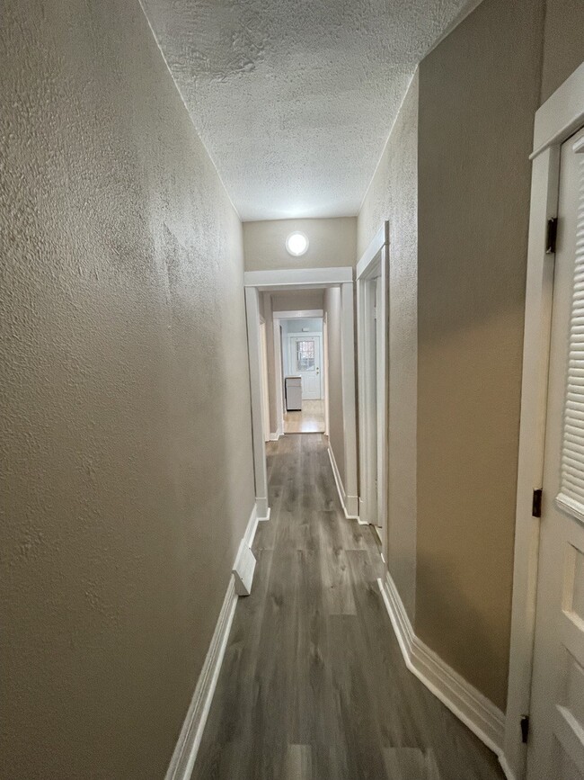 Hallway - 5434 N Lotus Ave Unit 02