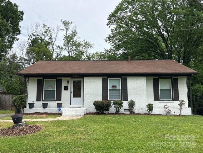 Building Photo - 3709 Topsfield Rd Rental