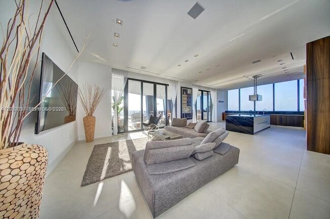 Photo - 17141 Collins Ave Unidad 4602