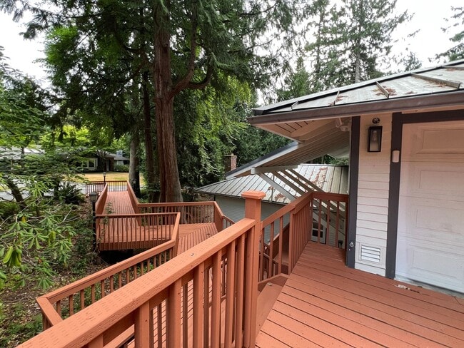 Photo - 105 Cedar Crest Ln