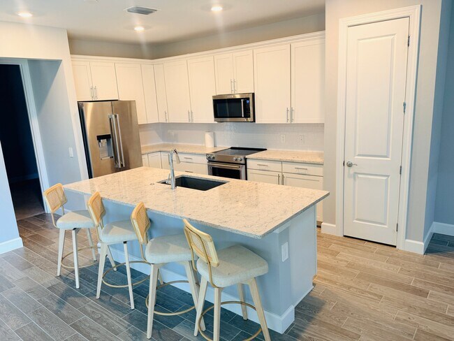 Photo - 6256 Baywood Ct