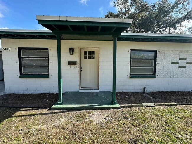 Building Photo - 5819 Trinity Ln Rental