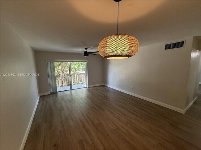 Photo - 9611 SW 77th Ave Unidad 206A