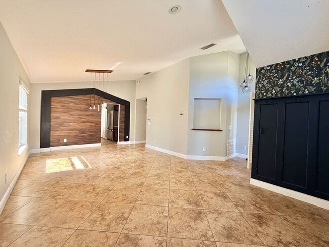 Photo - Modern Living Meets Prime Location with this Stunning 4/2!
