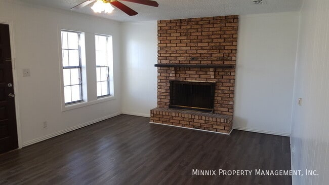 Photo - 602 Main St