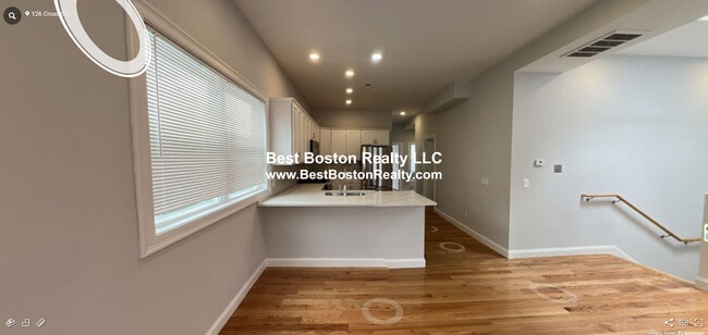 Building Photo - 126 Cross St Unit 6