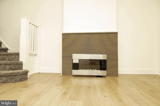 Photo - 5723 Delancey St