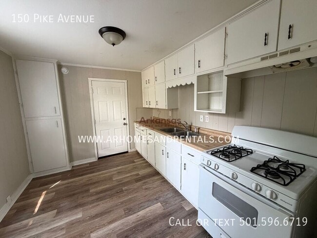 Photo - 150 Pike Ave