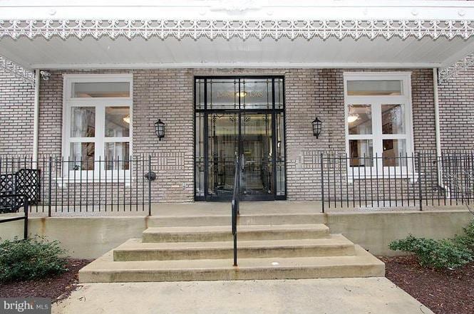 COMING SOON: stunning, renovated duplex condo - 1308 Clifton St NW Unidad 408 Rental