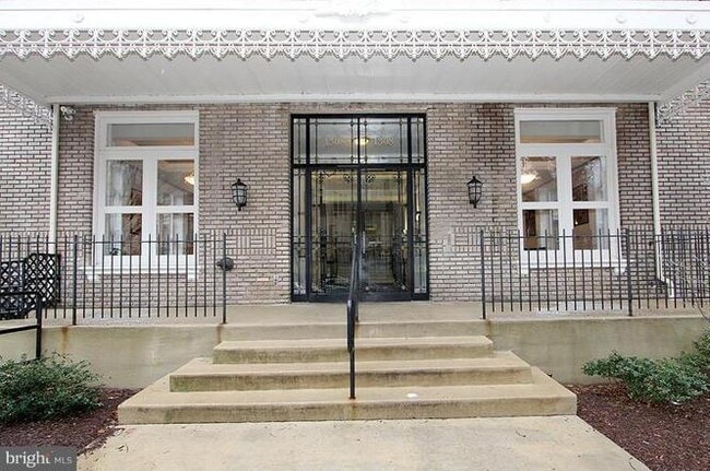 COMING SOON: stunning, renovated duplex condo - 1308 Clifton St NW Unit 408 Rental