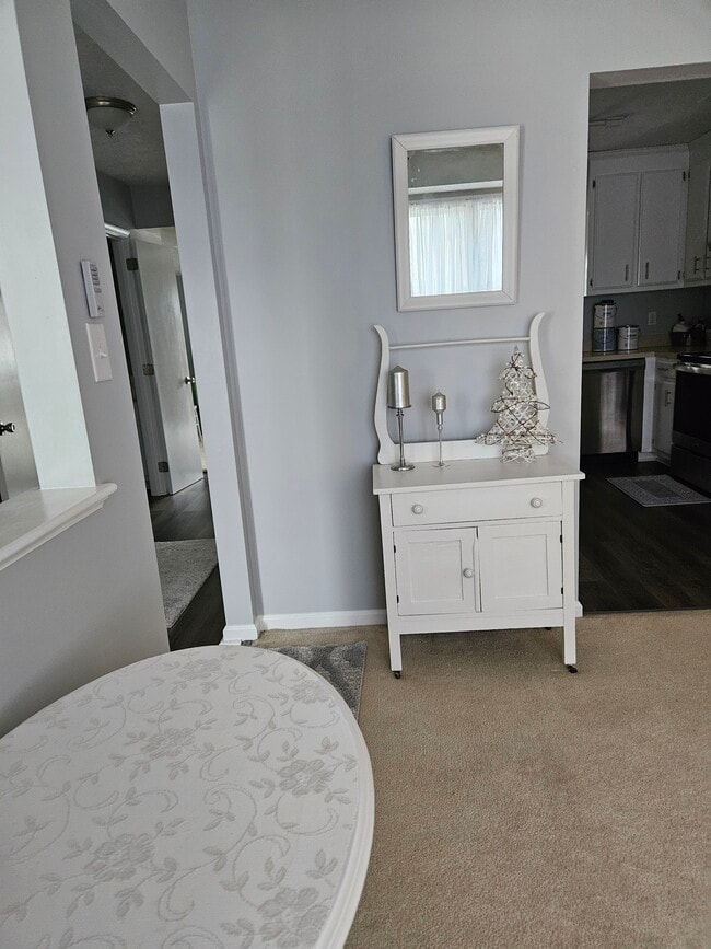 Photo - 309 Crestwood Ct