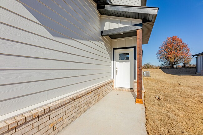 Photo - 1504 Casuarina Dr