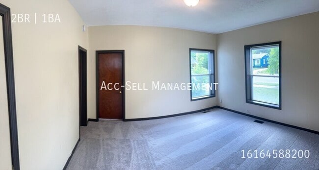 Photo - 427 Leonard St NE
