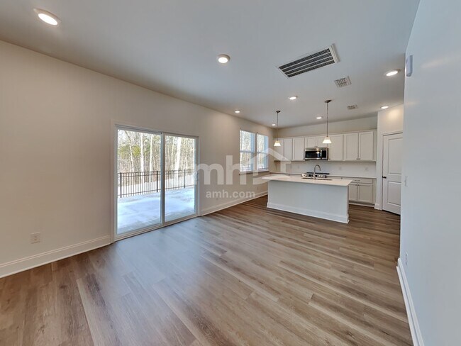 Photo - 103 Broadmoor Dr