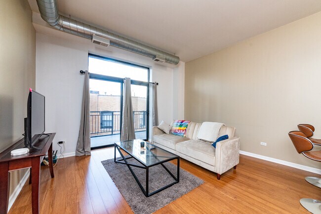 Photo - 950 W Leland Ave Unit 404