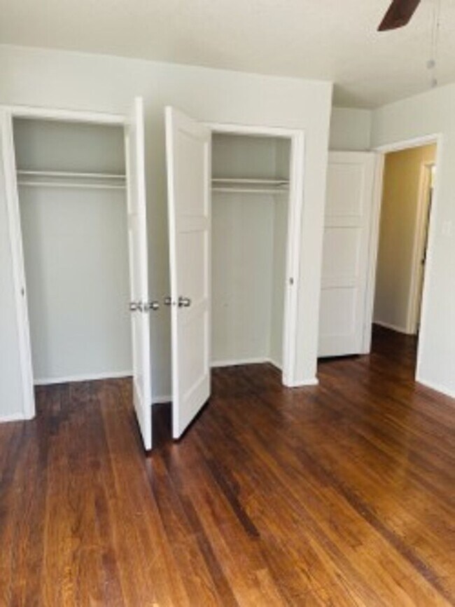 Photo - 2455-2457 Cincinnati Ave Unidad 2455