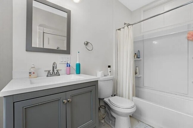 868 Huntington Ave Unit 3