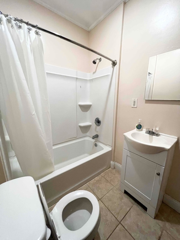 Photo - 126 Laurel Ave E