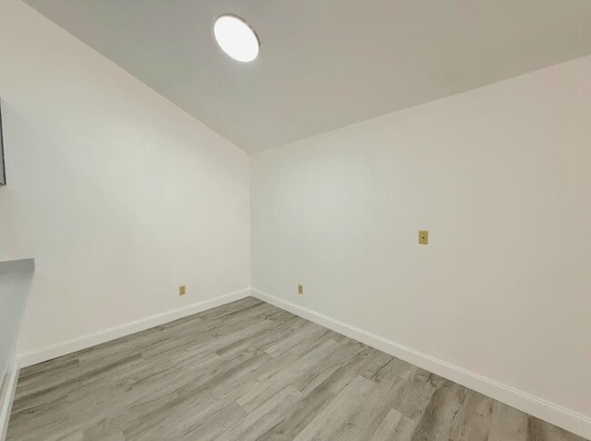 Photo - 3310 R St Unidad A