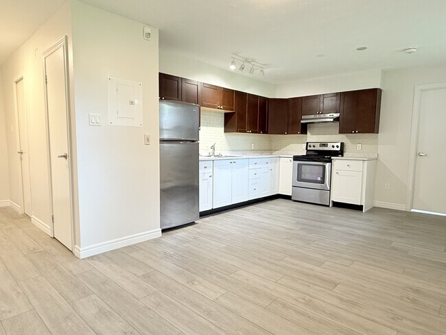 Photo - 20 Bradmon Dr Unit 102