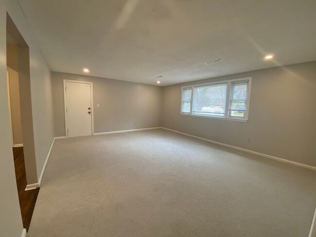 Photo - 128 Cheryl Ln Unit 2L